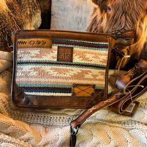 STS crossbody